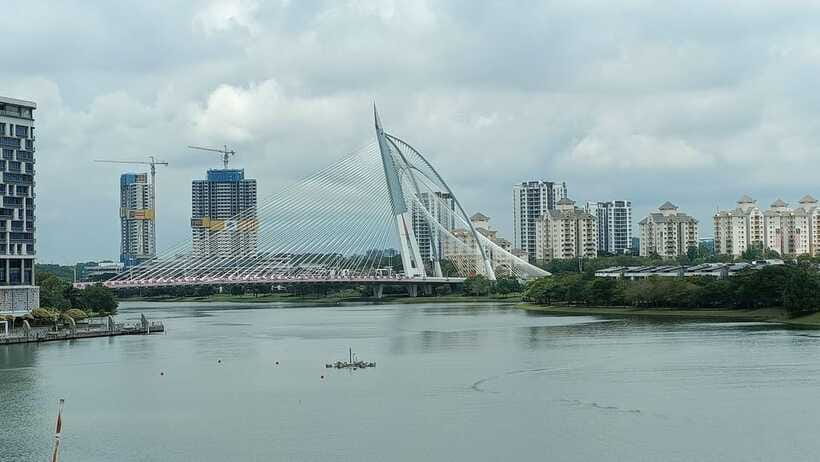 Kuala Lumpur: Putrajaya Tour with Hotel Pickup - Timing, sun safety, and how to avoid last-stop chaos