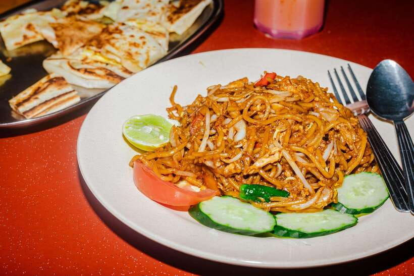 Kuala Lumpur: Sambal Street Food Tour with 15+ Tastings - Spice Levels, Dietary Needs, and How to Speak Up