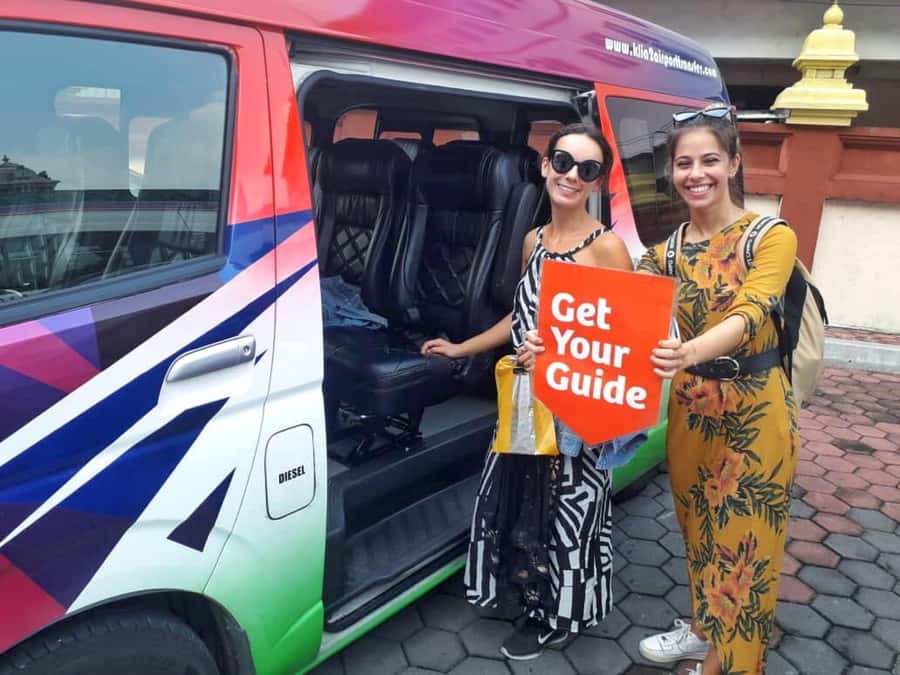 Kuala Lumpur: Sightseeing by Private Vehicle with Driver - Van comfort, getting in and out, and small realities to plan for