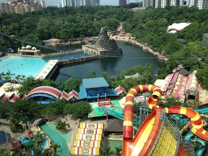 Kuala Lumpur: Sunway Lagoon Theme Park Ticket with Transfer - Wildlife Park and the petting zoo: interactive animal time without leaving KL
