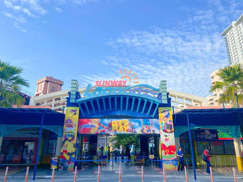 Kuala Lumpur: Sunway Lagoon Ticket & 1-Way Transfer - What’s included (and what costs extra at Sunway Lagoon)