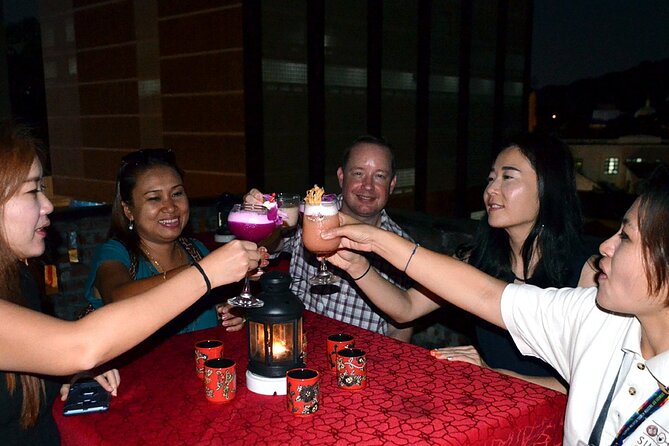 Kuala Lumpur's Nightlife Secrets and Street Food - Night market eating the Malaysian way: the five-foot way lesson
