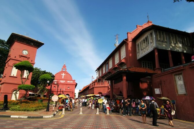 Malacca Day Tour - Dutch Square (Stadhuys): the red-building postcard, with real context