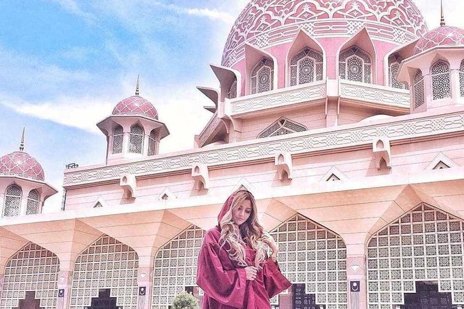 Malacca Instagram Tour: Most Famous Spots (Private & All-Inclusive) - Walking the Melaka River: the easiest way to slow down