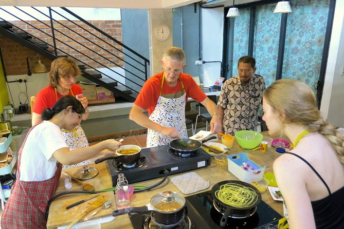 Market Visit & Private Hands-on Cooking Class at Daun Senja - The dish sets you’ll cook: three Malaysian menus, one practical takeaway