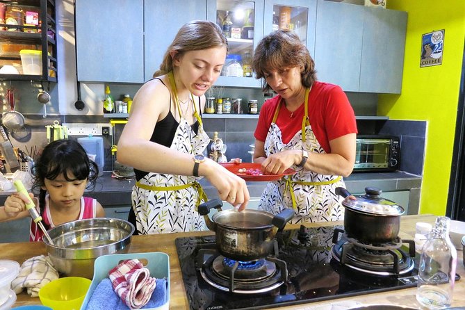 Market Visit & Private Hands-on Cooking Class at Daun Senja - The market-to-meal link: how the 3-course dinner works