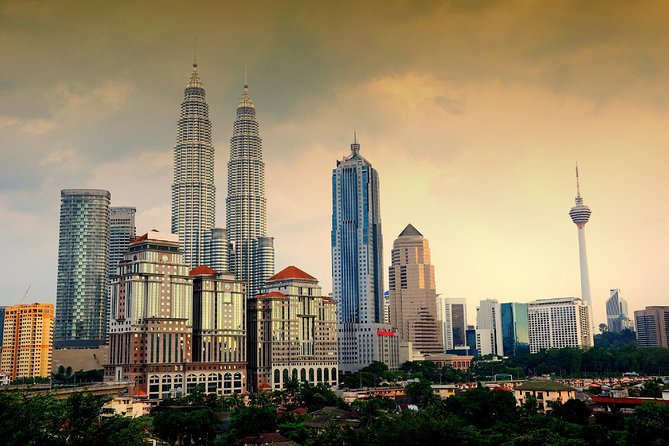 Petronas Twin Towers & Kuala Lumpur Tower Observation Deck Ticket - Two skyscrapers in one smooth skyline plan