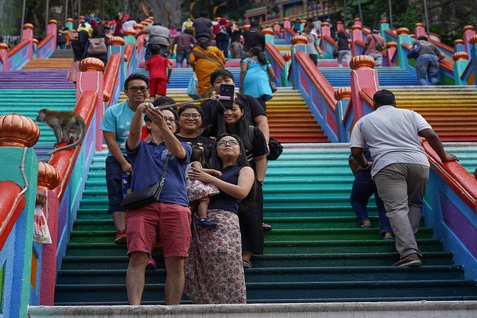 Private Batu Caves, National Mosque & Religious Tour with Lunch - Stop 4: National Mosque (Masjid Negara) and the Friday limitation