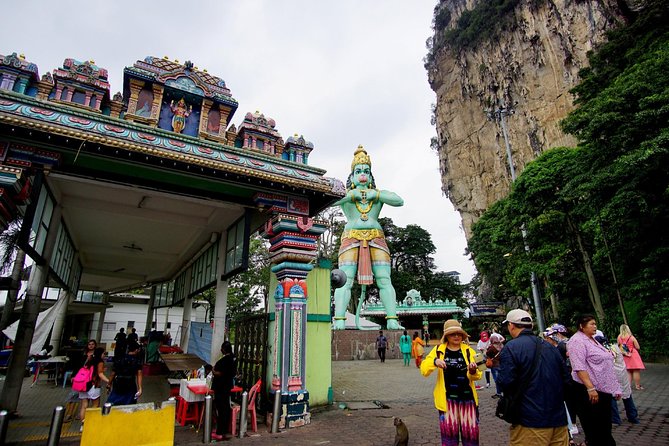 Private Batu Caves, National Mosque & Religious Tour with Lunch - Stop 1: Batu Caves with time to actually look
