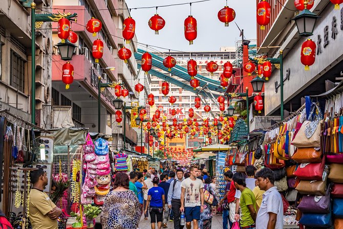 Private Day Kuala Lumpur Photographic Tour With Petronas Twin Tower & Batu Caves - Petronas Twin Towers: included entry plus a backup option for your best viewing