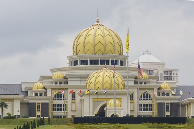 Private FullDay Tour includes Petronas Twin Towers & Batu Caves - A private 8-hour KL day that trades stress for time