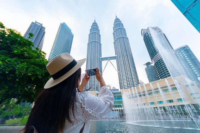 Private Guided Kuala Lumpur Day Trip With Lunch - Skip-the-line at Petronas Twin Towers: the time-saver you feel immediately