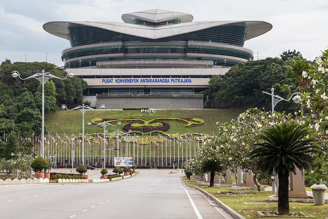 Private Half-Day Putrajaya Tour with Lake Cruise from Kuala Lumpur - Perdana Putra and Government-Seat Views (and What You Actually See)