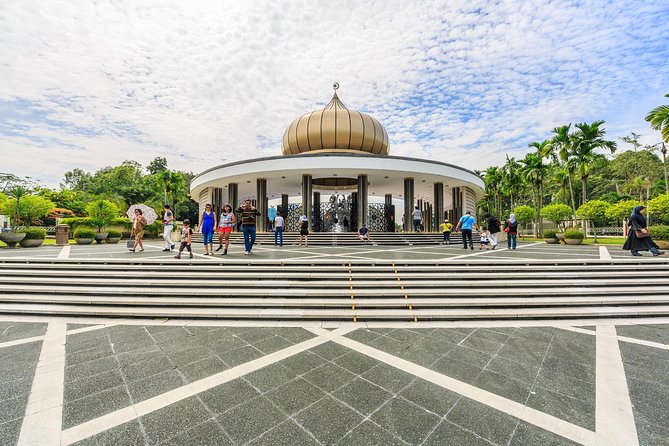 Private Kuala Lumpur Customizable Orientation Full Day Tour - Merdeka Square and Central Market: classic KL stops that anchor the map
