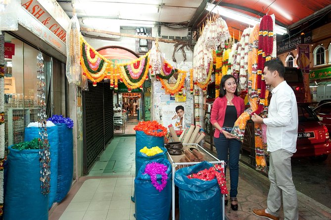 Private Kuala Lumpur Night Market And Food Tour - Buffet Dinner After Shopping: Where Everyone Finally Sits Down