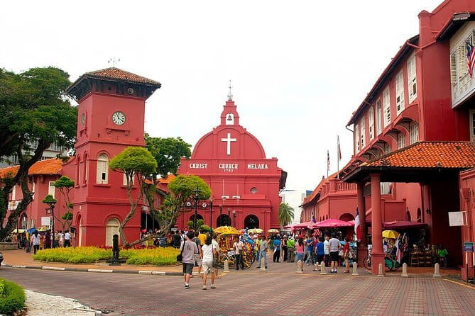 Private Tour: 3 in 1 Day Trip to Batu Caves, Bukit Melawati & Fireflies - Kuala Selangor Firefly Park: the river boat ride and that glowing Christmas-lights feeling
