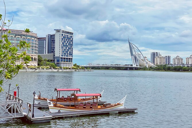 Putrajaya Half Day Tour with Pink Mosque & River Cruise(SIC) - Stop 4: Perdana Putra Photostop for Big-Camera Architecture
