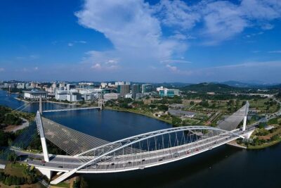 Putrajaya Tour with Traditional Boat Cruise & Pink Mosque (Private) - Stop 1: Putra Mosque, Pink Granite and a Focused 30 Minutes