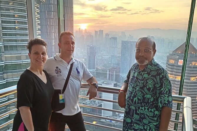 Sky-High Dining Experience at the Iconic Petronas Twin Towers - Logistics that affect comfort: what to wear, bring, and avoid