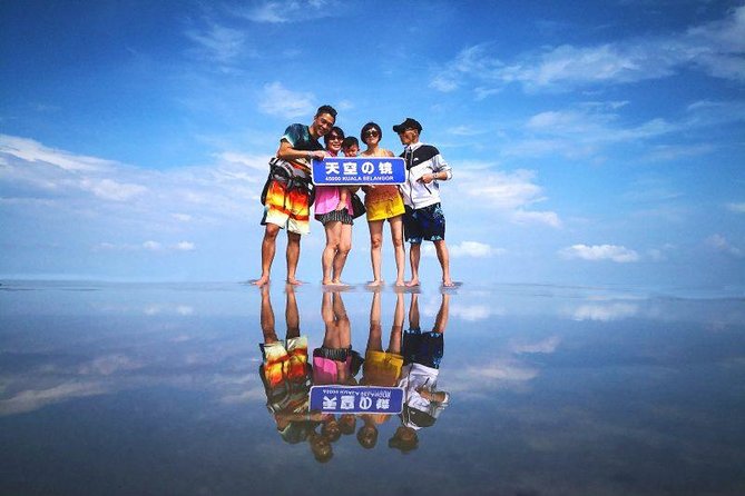 Sky Mirror Experience at Kuala Selangor from Kuala Lumpur - Photo tips for getting mirror shots without random people in the frame