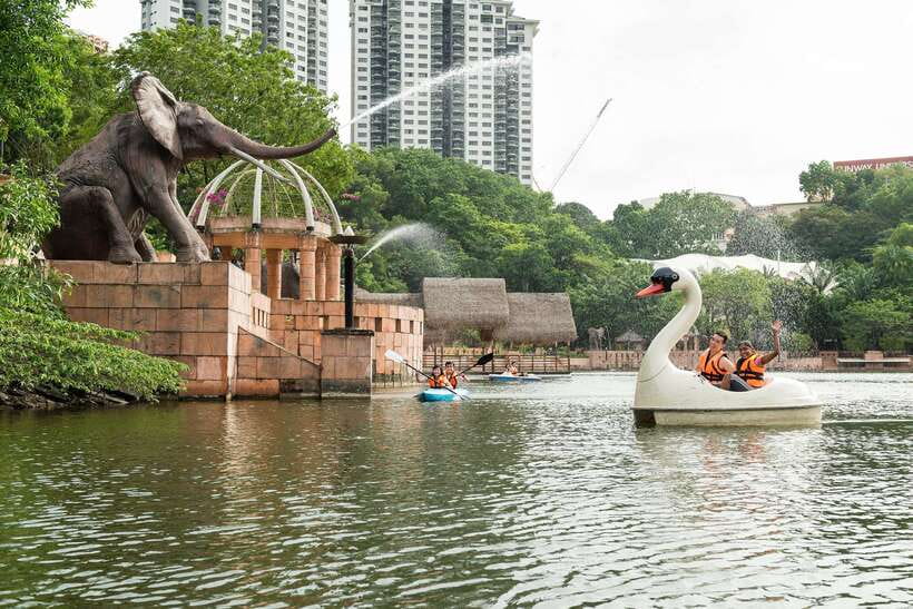Sunway Lagoon Theme Park with Round-Trip Transfer - Getting there from Kuala Lumpur: transfer timing and real-world tips