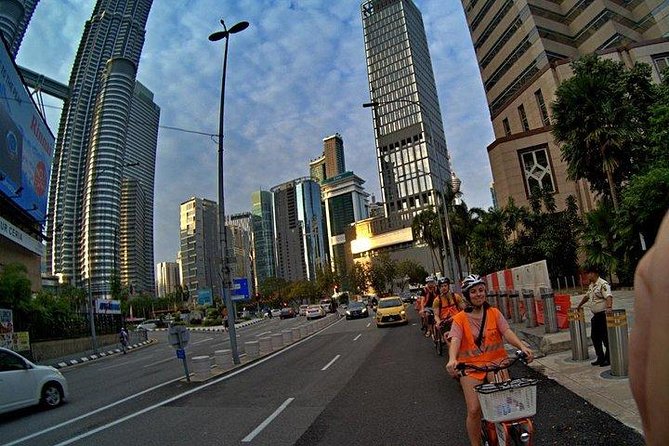 The Best of Kuala Lumpur Sunset and Night tour - Chow Kit Market: fruit tasting and color you can’t get from a photo