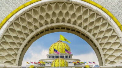 The Great Kuala Lumpur Tour with KL Tower Ticket & Lunch - Batu Caves and the 272 steps: what to expect (and what to wear)