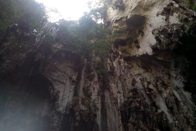 Wonders of Kuala Lumpur City & Countryside + Batu Caves (Private Guided Tour) - National Monument: ending with a big picture